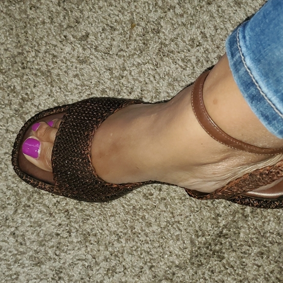 Sandals - Picture 4 of 4